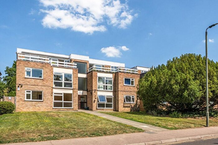 2 Bedroom Flat For Sale In Albemarle Road, Beckenham, Kent, BR3