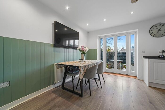 4 Bedroom End Of Terrace House For Sale In Marlborough Road, Chelmsford, CM2