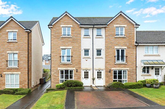 5 Bedroom Town House For Sale In South Chesters Drive, Bonnyrigg, EH19