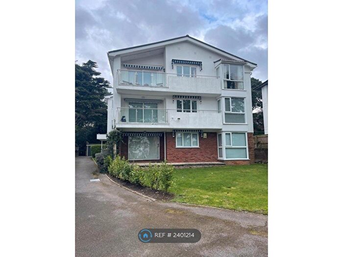 2 Bedroom Flat To Rent In Seapoint, Poole, BH13