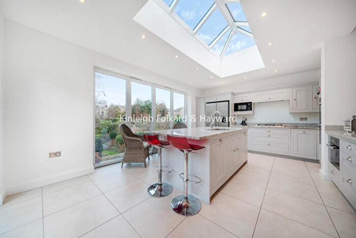 5 Bedroom Detached House For Sale In Rodway Road, Bromley, BR1