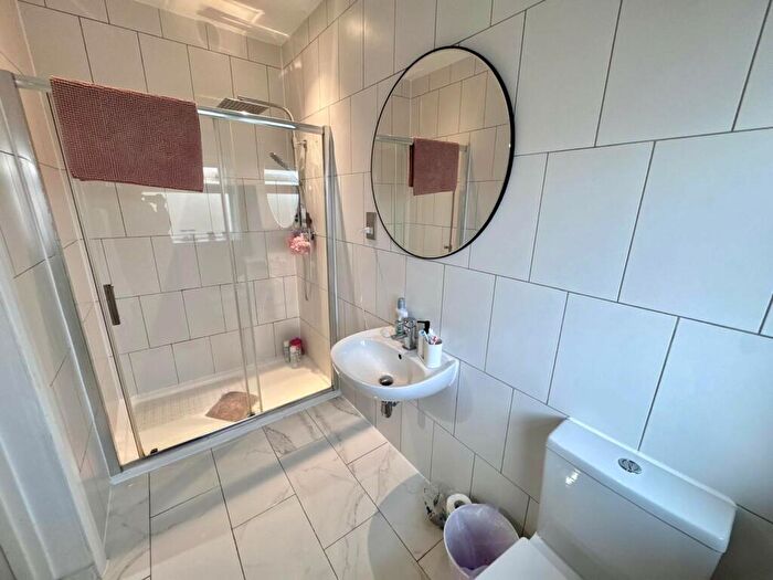 2 Bedroom Apartment To Rent In Villa Road. Mapperly Park, NG3