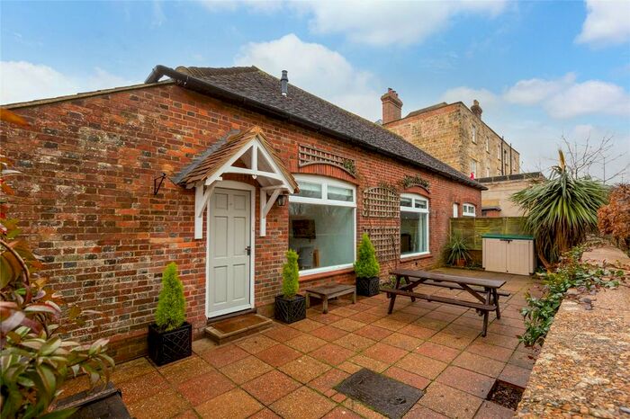 3 Bedroom Semi-Detached House To Rent In Lamberhurst, Tunbridge Wells, Kent, TN3