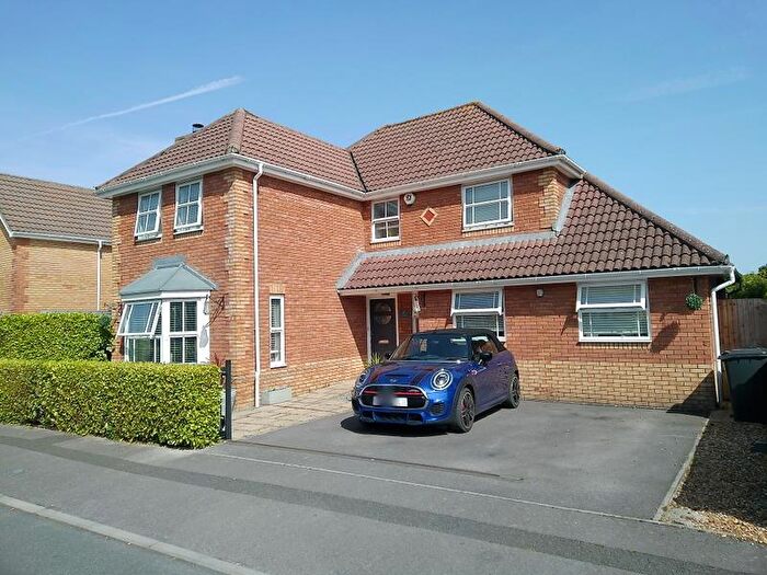 4 Bedroom Detached House For Sale In Seagrim Road, Bournemouth, BH8