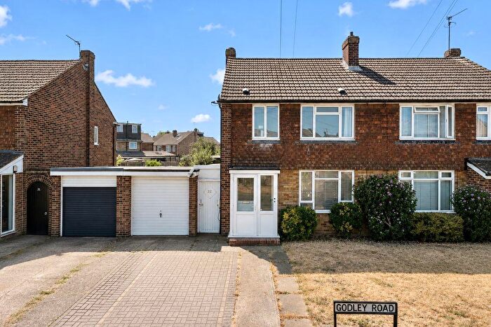 3 Bedroom Semi-Detached House For Sale In Godley Road, Byfleet, KT14