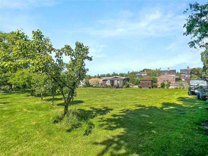 3 Bedroom End Of Terrace House For Sale In Highcross Road, Southfleet, Gravesend, Kent, DA13