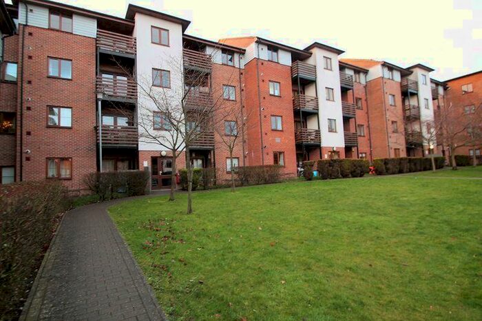 2 Bedroom Flat To Rent In John North Close, High Wycombe, HP11