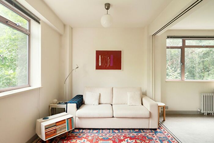 1 Bedroom Flat For Sale In Isokon Building Ii, Lawn Road, London, NW3