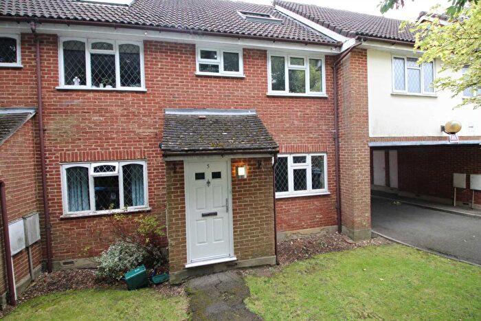 2 Bedroom Apartment To Rent In Rutland Gardens, Hemel Hempstead, Hertfordshire, HP2
