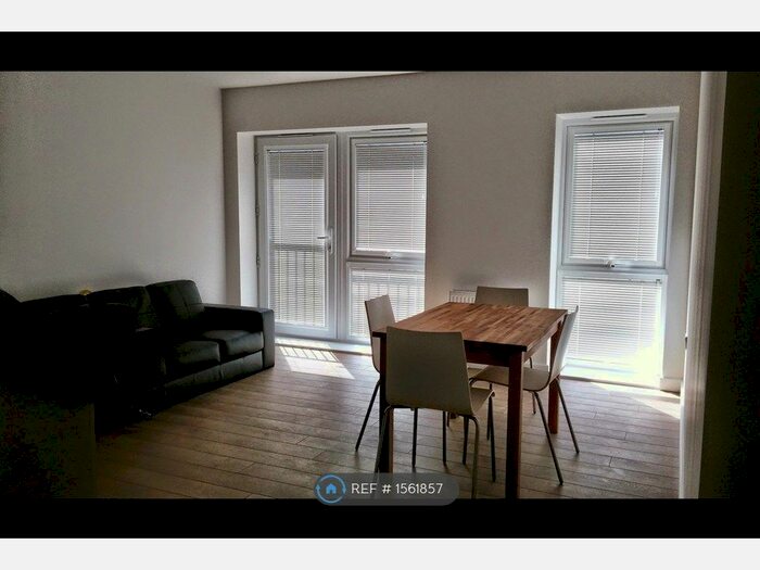 2 Bedroom Flat To Rent In High Road Leyton, London, E10