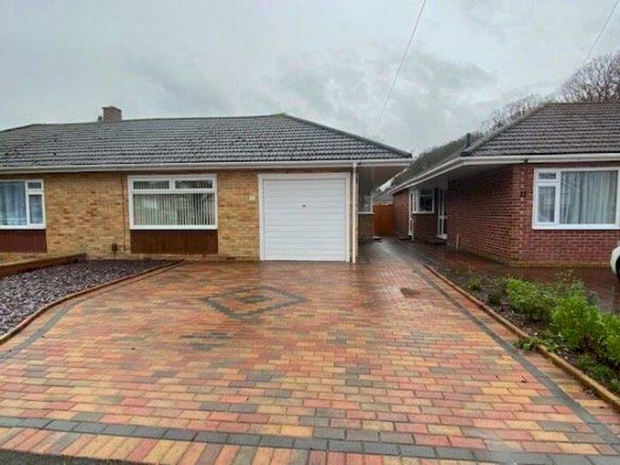3 Bedroom Bungalow To Rent In Chesterton Gardens, Waterlooville, PO8