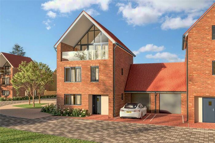 4 Bedroom Detached House To Rent In Woking, Surrey, GU21