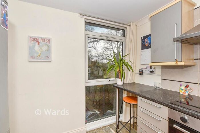 2 Bedroom Flat For Sale In Sandwich Road, Nonington, Kent, CT15