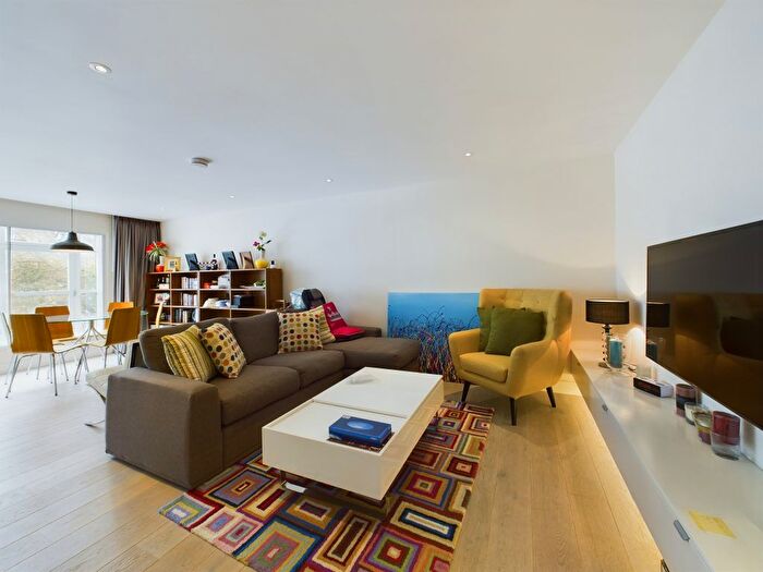 2 Bedroom Flat For Sale In Gloucester Terrace, London, W2