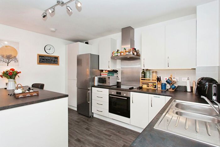 2 Bedroom Flat For Sale In Barwell Close, Swavesey, Cambridge, CB24