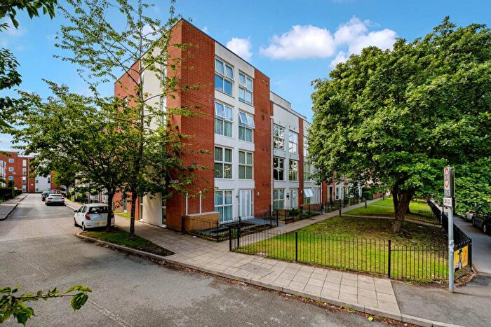 1 Bedroom Flat For Sale In Rowan Way, Salford, M7