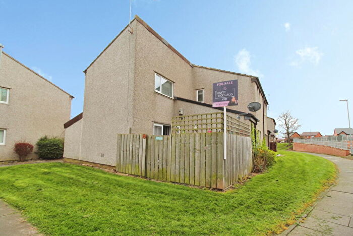 2 Bedroom Flat For Sale In Cushycow Lane, Ryton, NE40