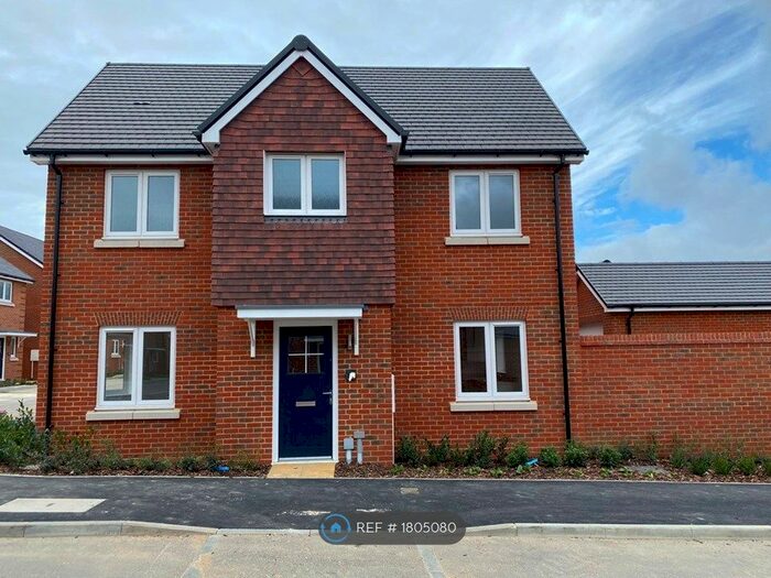 3 Bedroom Detached House To Rent In Masar Close, Epsom, KT19