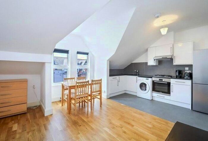 1 Bedroom Flat To Rent In Nemoure Road, London, W3