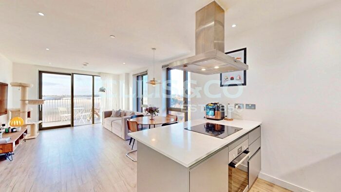 3 Bedroom Flat For Sale In Oldfield Lane North, Greenford, UB6