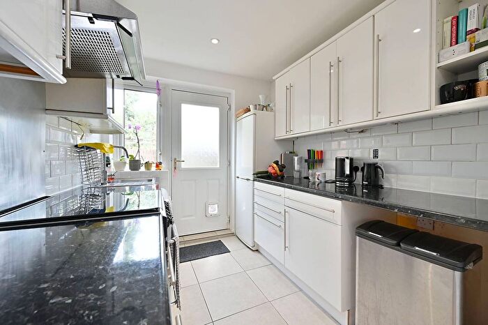 1 Bedroom Flat To Rent In Greatdown Road, Hanwell, London, W7