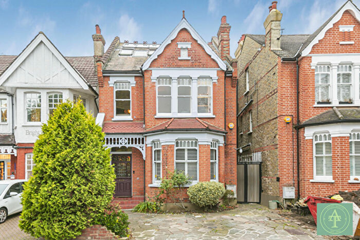 5 Bedroom Detached House To Rent In Old Park Road, N13