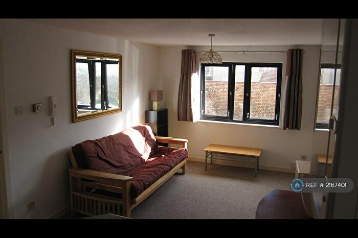 1 Bedroom Flat To Rent In Richmond Court, Cardiff, CF24
