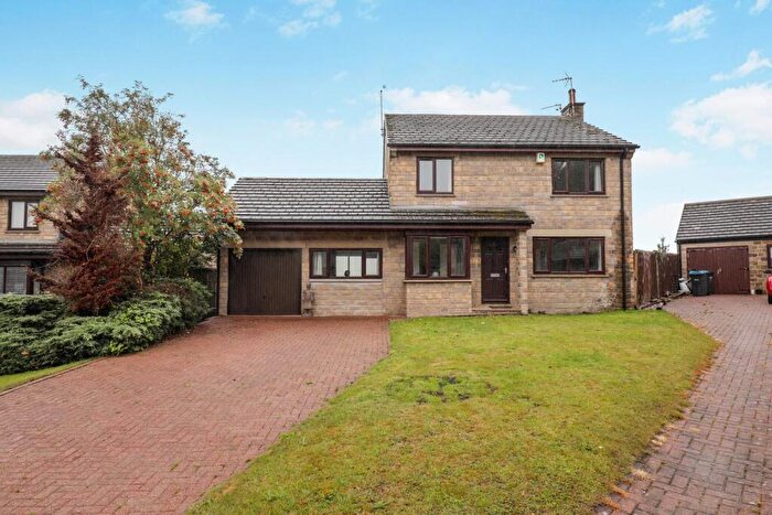 4 Bedroom Detached House For Sale In Moor Park Close, Beckwithshaw, Harrogate, HG3