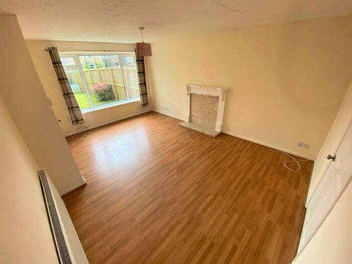 3 Bedroom Terraced House To Rent In Chestnut Grove, Calverley, LS28