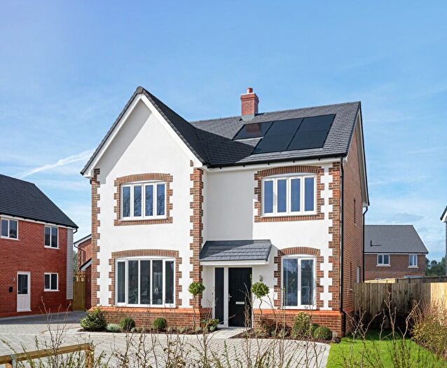 4 Bedroom Detached House For Sale In Hook Lane, Bognor Regis, PO21