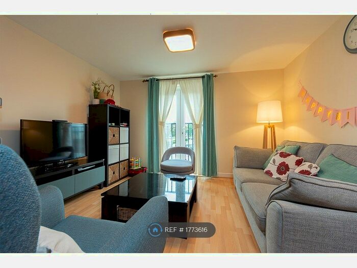 2 Bedroom Flat To Rent In Green Lane, Morden, SM4