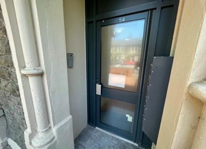 2 Bedroom Flat To Rent In Stacey Road, Cardiff, CF24