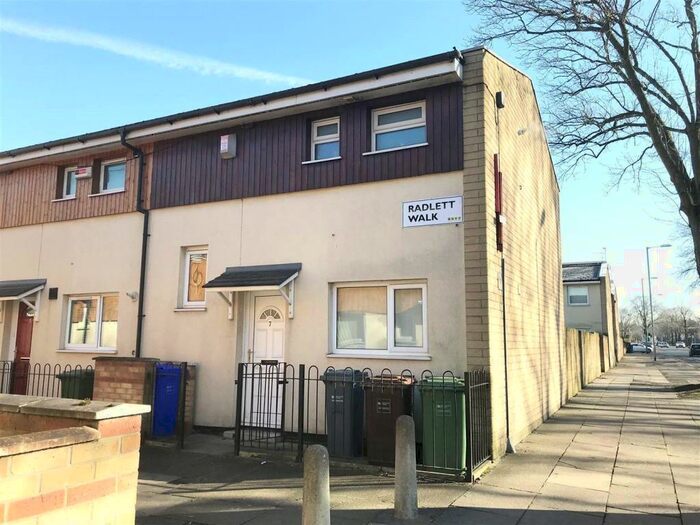 3 Bedroom Terraced House To Rent In Radlett Walk, Manchester, M13