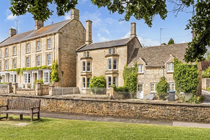 5 Bedroom House For Sale In High Street, Shipton-Under-Wychwood, OX7