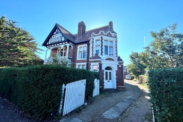 3 Bedroom Flat To Rent In Cliff Avenue, Cromer, NR27