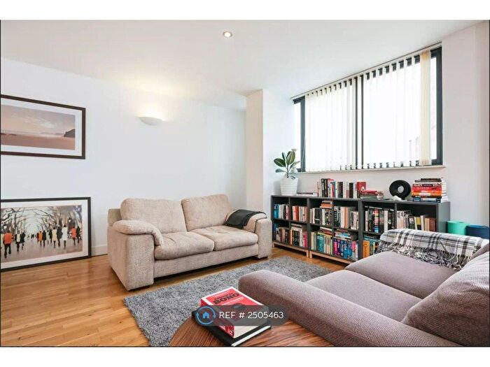 3 Bedroom Flat To Rent In Advent House, Manchester, M4