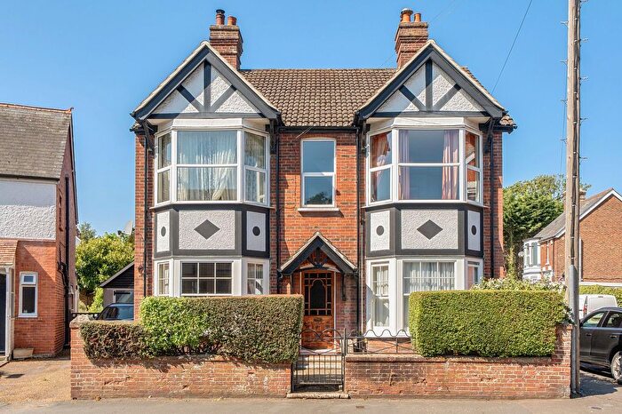 2 Bedroom Flat For Sale In Ashfield Road, Midhurst, GU29