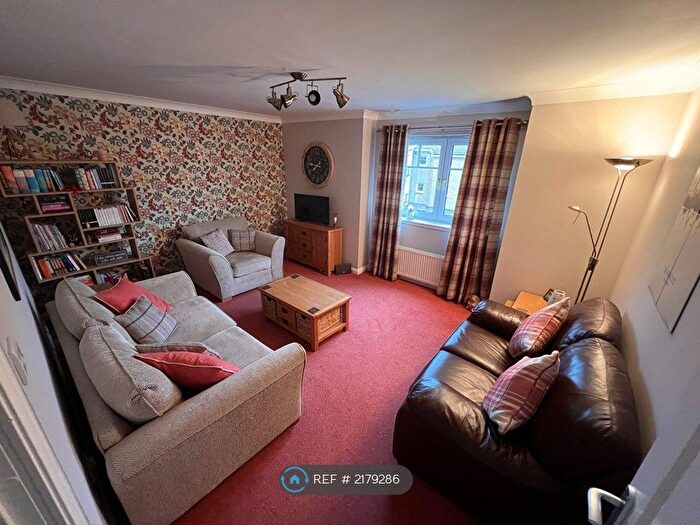 2 Bedroom Flat To Rent In Castlebrae Gardens, Glasgow, G44