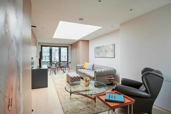 3 Bedroom Flat To Rent In Maddox Street, London, W1S