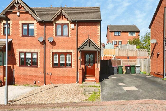 3 Bedroom Semi-Detached House For Sale In Duckham Drive, Aston, Sheffield, S26