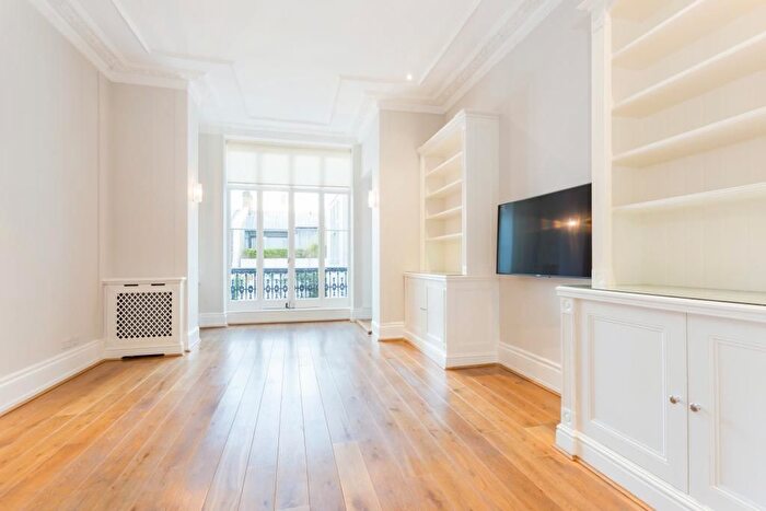 2 Bedroom Flat To Rent In Eaton Place, London, SW1X
