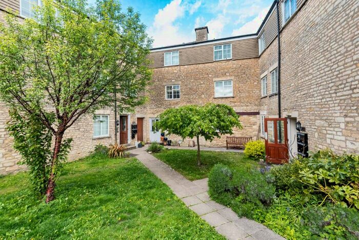 1 Bedroom Apartment To Rent In Gloucester Street, Cirencester, Gloucestershire, GL7