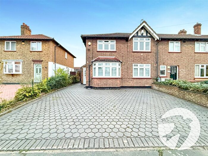 3 Bedroom Semi Detached House For Sale In Farnaby Road, London, SE9