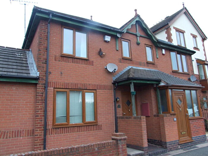 3 Bedroom Semi-Detached House To Rent In Monins Avenue, Tipton, DY4