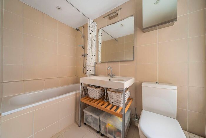 1 Bedroom Flat For Sale In Ifield Road, Chelsea, London, SW10