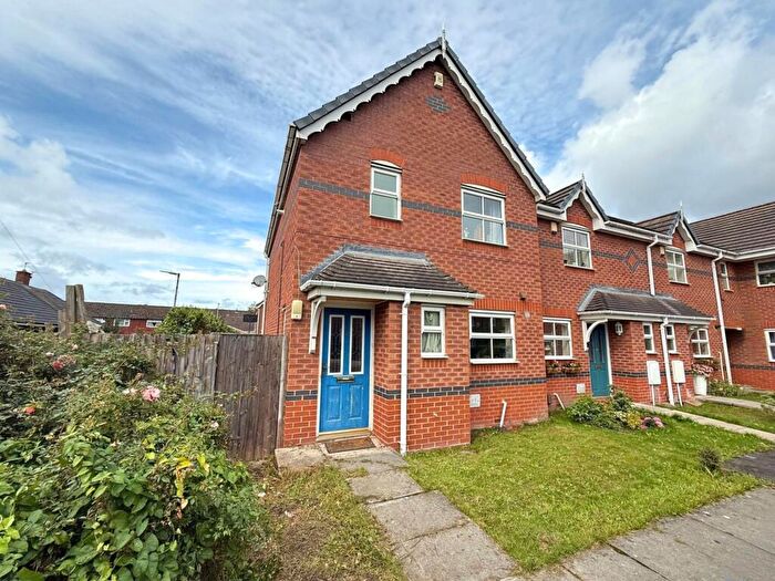 3 Bedroom End Of Terrace House For Sale In Lindow Street, Sale, M33