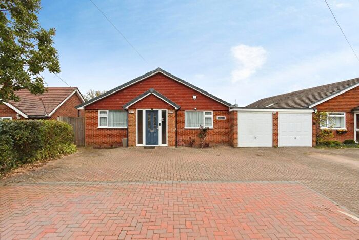 3 Bedroom Semi Detached House For Sale In Amber Lane, Maidstone, Kent, ME17