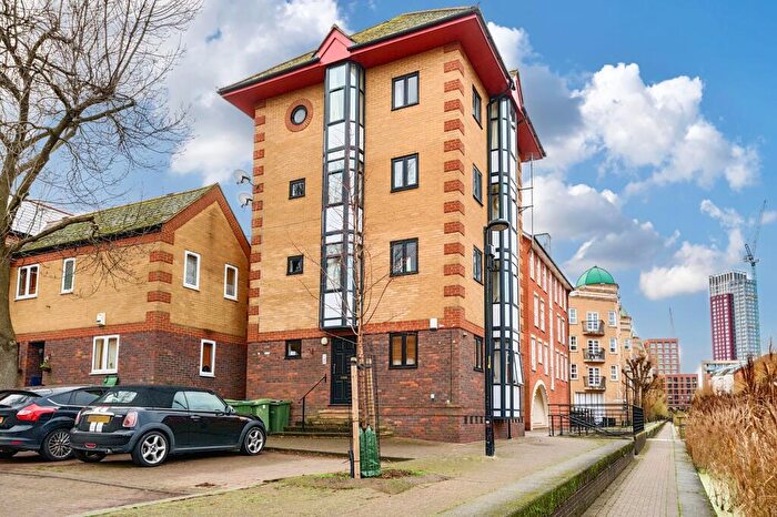 1 Bedroom Flat For Sale In Middleton Drive, London, SE16