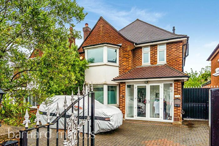 3 Bedroom House To Rent In Malden Way, New Malden, KT3