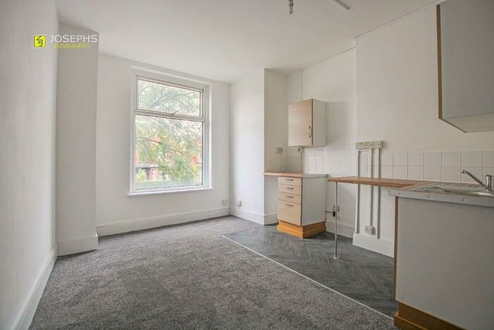 1 Bedroom Flat To Rent In Bromwich Street, Bolton, Greater Manchester, BL2